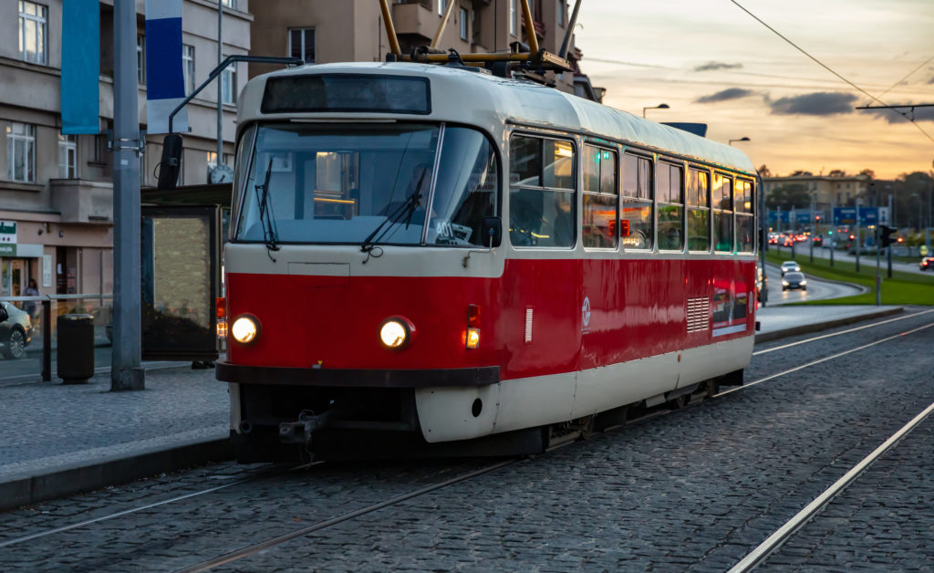 Le tram rouge de Prague